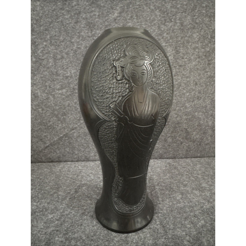 12" JAPANESE VASE GEISHA BLACK CLAY POTTERY ETCHED JAPANESE HANDCRAFT